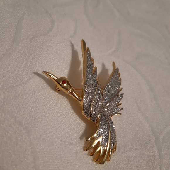 VTG swan Brooche, With Rhinestones And Glitter Finish, Gold Tone With Red Stone - Picture 5 of 8